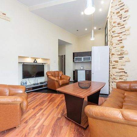Comfortable Apartment On Mikhaylovskiy Lane Kiev Luaran gambar