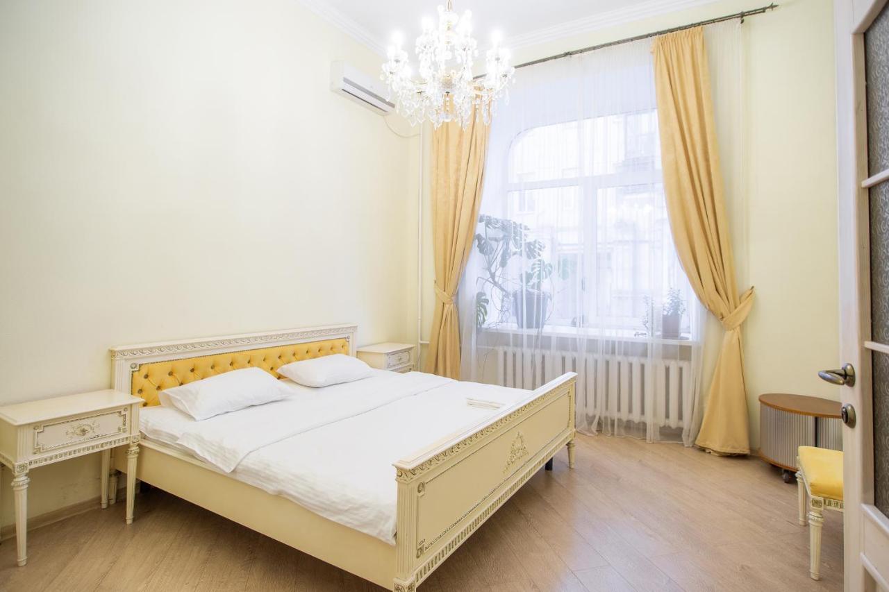 Comfortable Apartment On Mikhaylovskiy Lane Kiev Luaran gambar