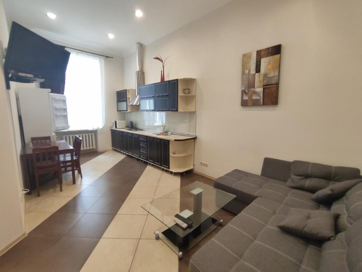 Comfortable Apartment On Mikhaylovskiy Lane Kiev Luaran gambar