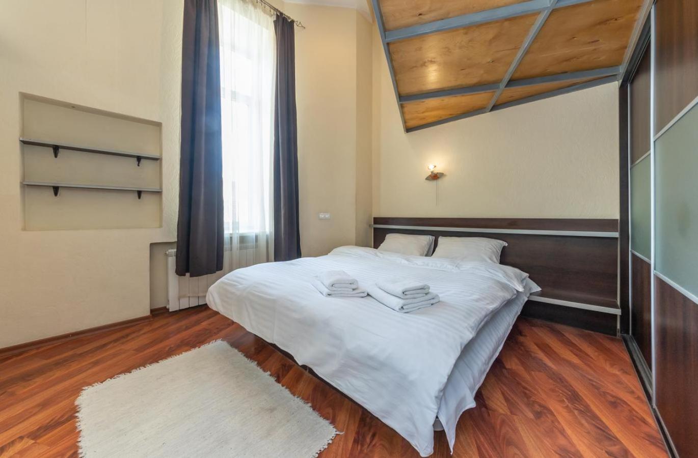 Comfortable Apartment On Mikhaylovskiy Lane Kiev Luaran gambar