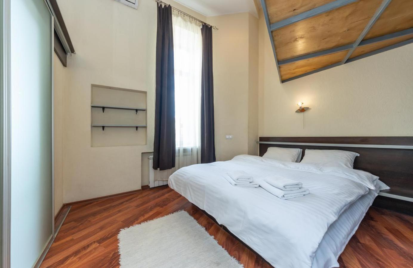 Comfortable Apartment On Mikhaylovskiy Lane Kiev Luaran gambar