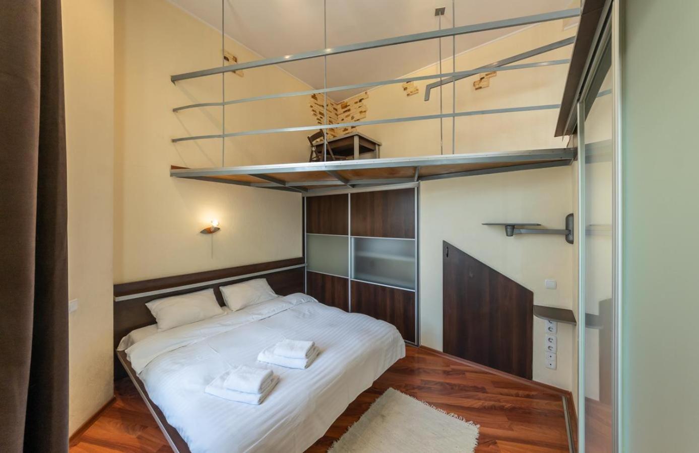 Comfortable Apartment On Mikhaylovskiy Lane Kiev Luaran gambar