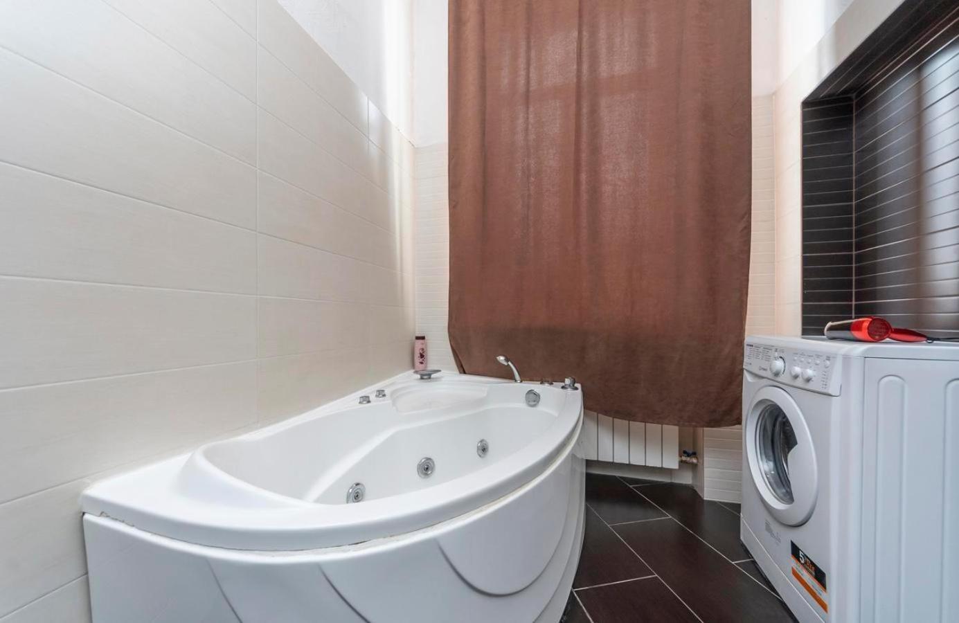 Comfortable Apartment On Mikhaylovskiy Lane Kiev Luaran gambar