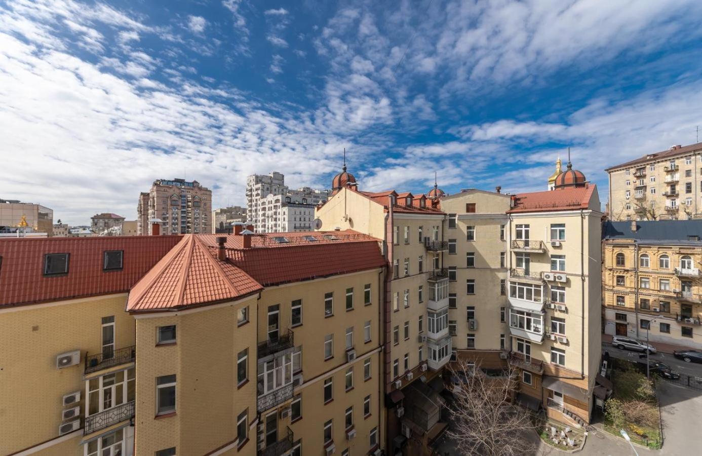 Comfortable Apartment On Mikhaylovskiy Lane Kiev Luaran gambar