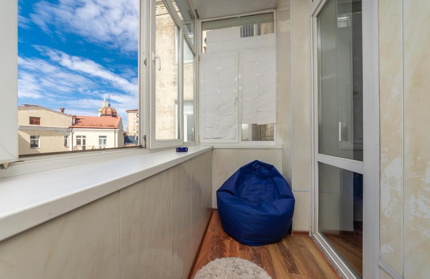 Comfortable Apartment On Mikhaylovskiy Lane Kiev Luaran gambar