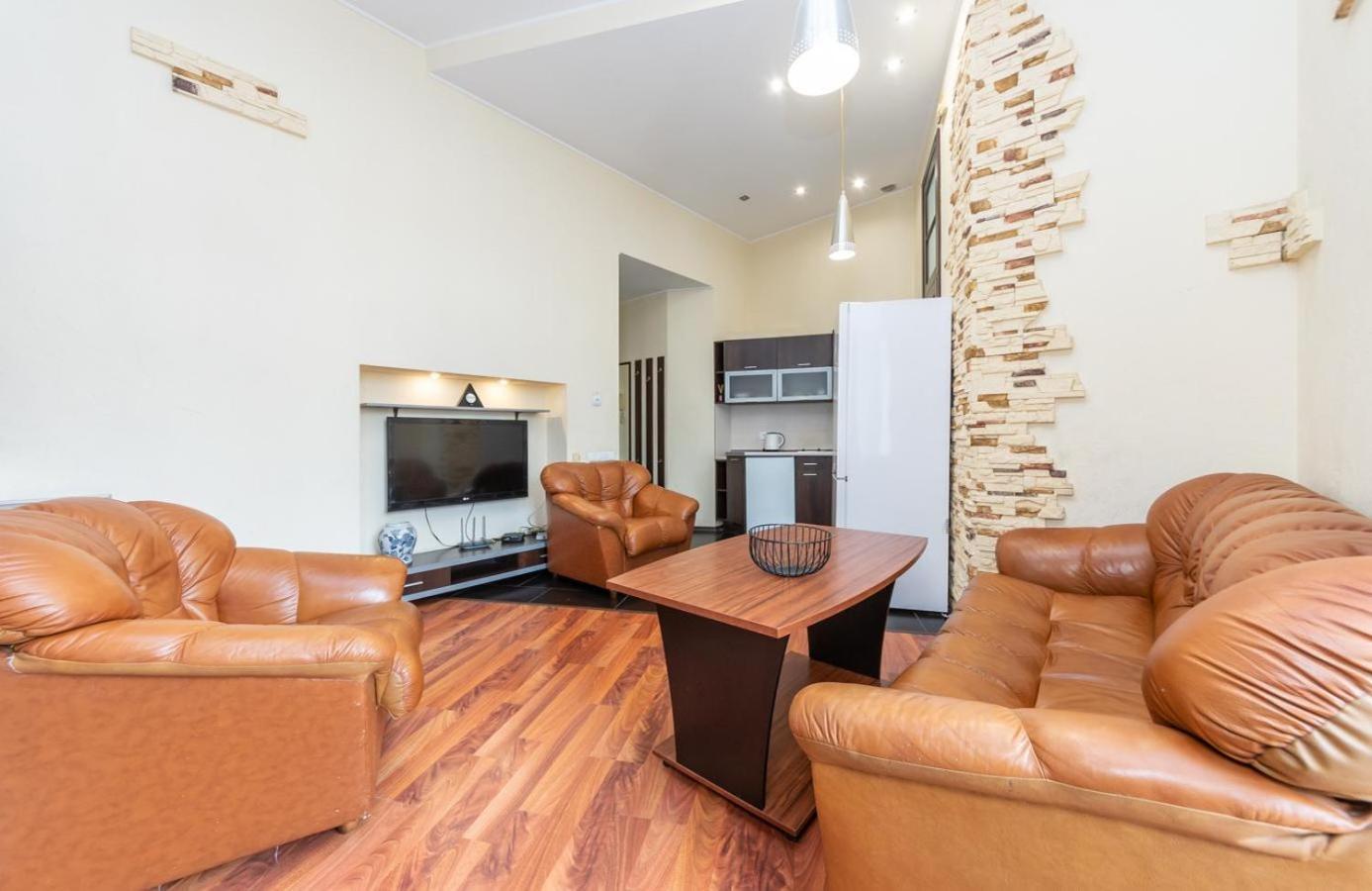 Comfortable Apartment On Mikhaylovskiy Lane Kiev Luaran gambar