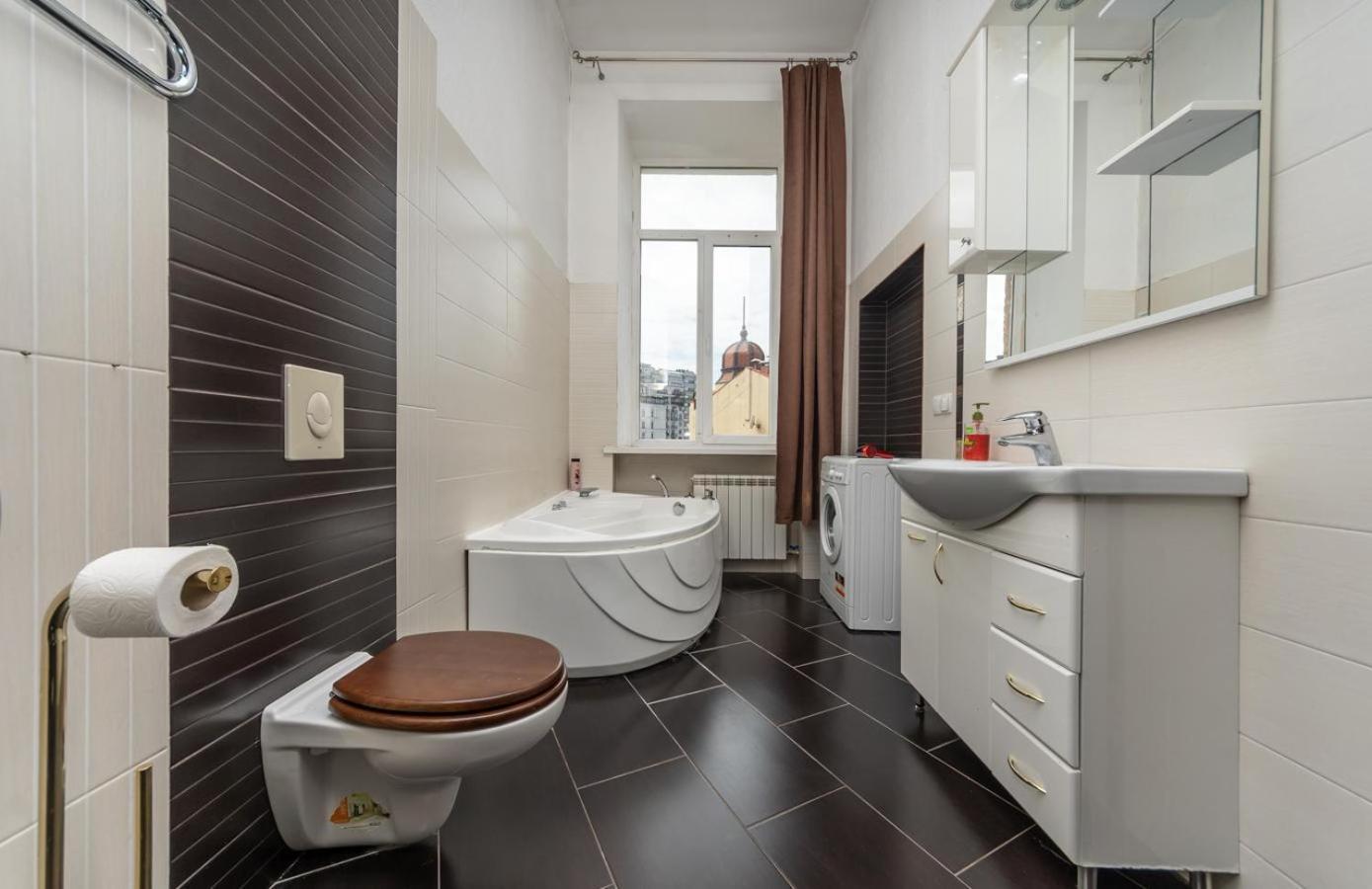 Comfortable Apartment On Mikhaylovskiy Lane Kiev Luaran gambar